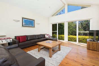 SYDNEY FAMILY HOME WITH POOL H344 - Events Australia 6