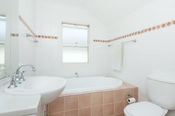 SYDNEY FAMILY HOME WITH POOL H344 - Events Australia 1