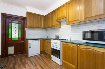 Spacious 3 Bedroom Minutes To CBD - Tourism Bookings 0