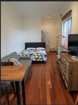 BUDGET Bourke St. Apartment - Tourism Bookings 4