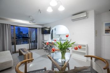 1 BR Park Breathtaking Sydney Skyline - Events Australia 4