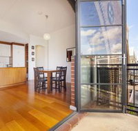 Stylish Inner City Apartment - Events Australia