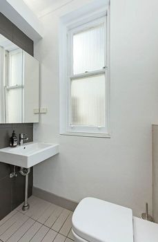 Spacious One Bedroom Heart Of Potts Point H333 - Tourism Bookings 3