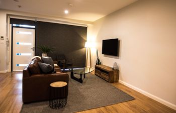 Wickham Newcastle Modern 1 Bed Apartment - Tourism Bookings 2