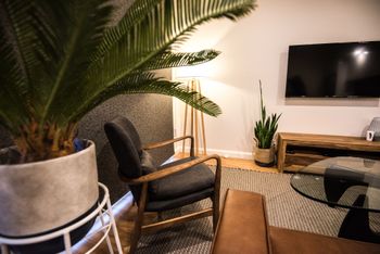 Wickham Newcastle Modern 1 Bed Apartment - Tourism Bookings 3