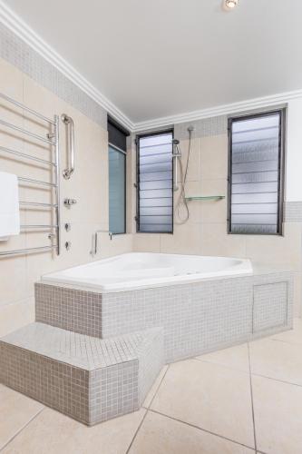 Sea Point On Trinity Beach - Events Australia 5