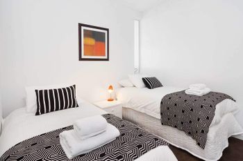 Executive Bay Views St. Kilda - Events Australia 4