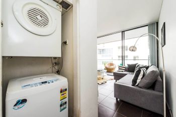 Executive Two Bed Penthouse Studio In The City - Tourism Bookings 5