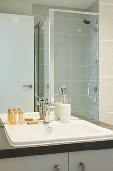 Spacious & Bright 1 Bedroom Apartment - Events Australia 1