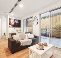 Iris Apartments by Ready Set Host - Events Australia