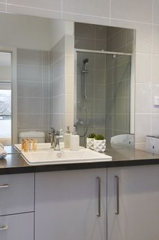 Bright & Updated 1 Bedroom Apartment - Events Australia 3