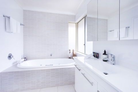 Scarborough Seaview Loft - Events Australia 4