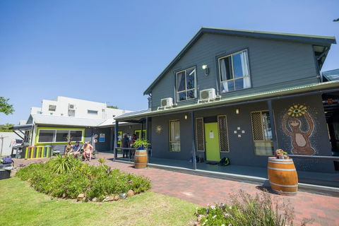 Dunsborough Beachouse YHA Backpackers - Events Australia 0