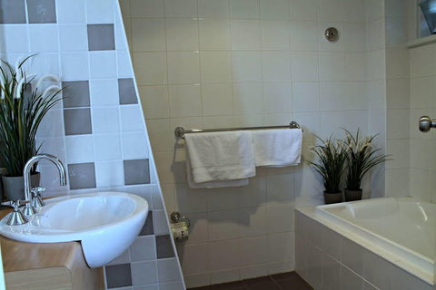 Adelaide DressCircle Apartments - Ward St - Events Australia 0