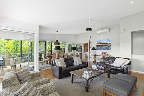 Bilsons Landing East - Events Australia 1