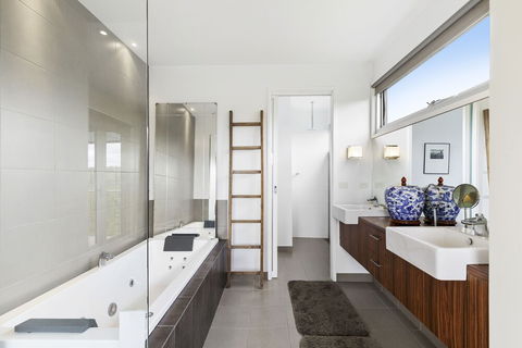 Bilsons Landing East - Events Australia 6