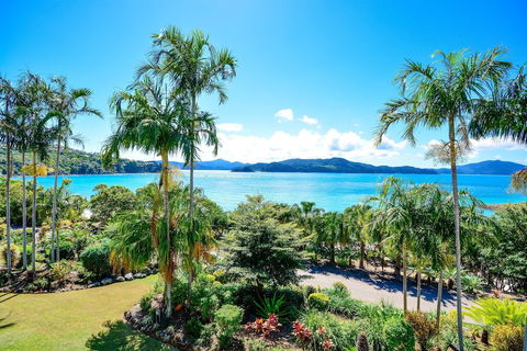 Frangipani 5 On Hamilton Island - Events Australia 1