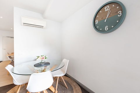 Ella, 1BDR Melbourne Apartment - Events Australia 4