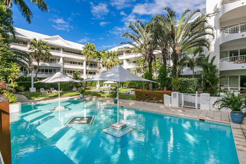 Poolside Apt In Alamanda Beachfront Resort 41 - Events Australia 5