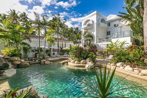 Poolside Apt In Alamanda Beachfront Resort 41 - Events Australia 4