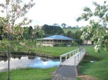 Buttercup Cottage & Private Apartment - Accommodation Europe 0