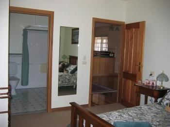 Buttercup Cottage & Private Apartment - Accommodation Europe 4