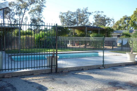 Calder Family Motel - Accommodation Europe 4
