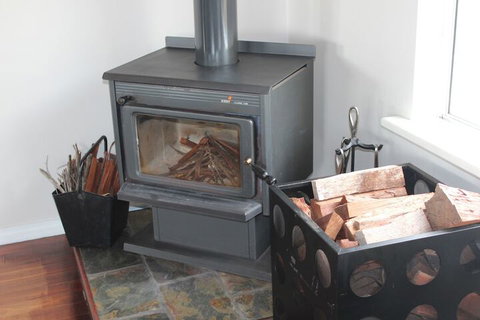 The Sleeping Lady Private Retreat - Events Australia 3