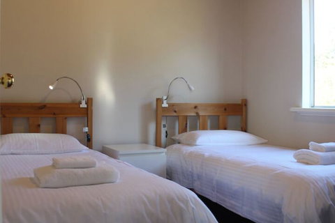 The Sleeping Lady Private Retreat - Events Australia 4