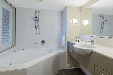 Oaks Hervey Bay Resort And Spa - Accommodation Europe 2