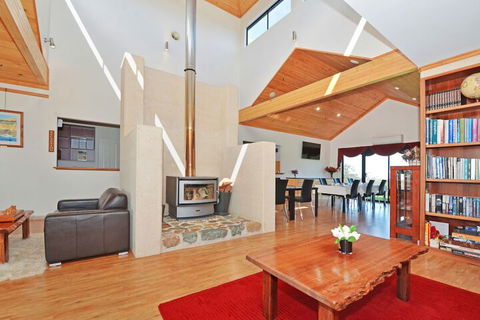 Sensational Heights Bed & Breakfast - Events Australia 5
