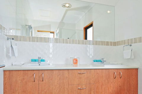 Sensational Heights Bed & Breakfast - Events Australia 7