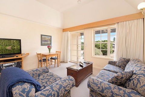 Vineyard Cottages - Accommodation Europe 2