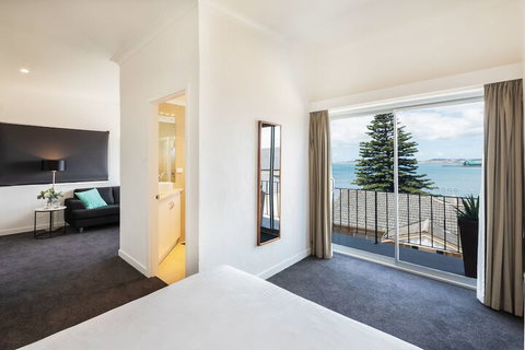 Bay 10 Accommodation - Events Australia 5