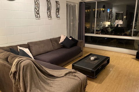 Apartment On Tennyson - Accommodation Europe 4