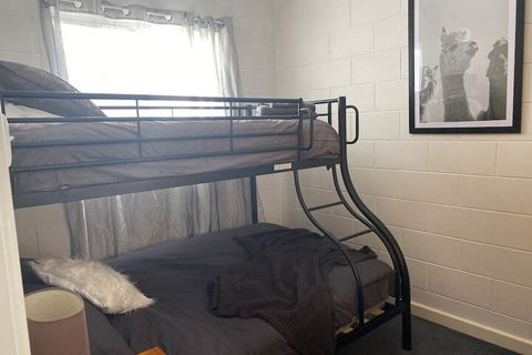 Apartment On Tennyson - Accommodation Europe 6