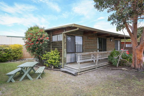 Lazy Acre Log Cabins - Events Australia 6