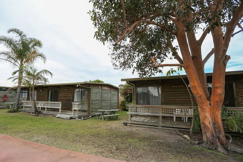 Lazy Acre Log Cabins - Events Australia 7