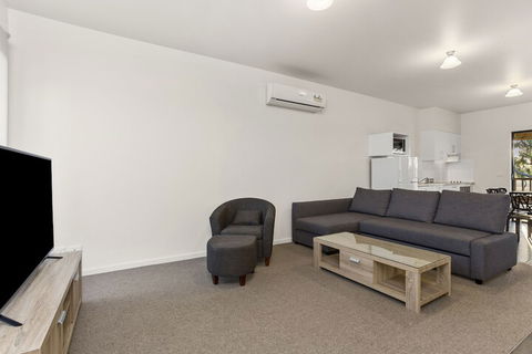 A1 Motels Port Fairy Motel And Apartments - Events Australia 1