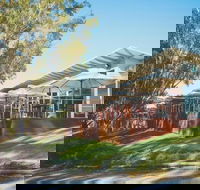 Bridges on Meninya Motel  Apartments - Events Australia