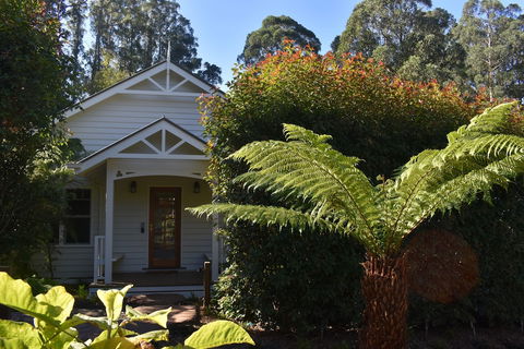 Gatehouse Cottage At Merrow Cottages - Mt Dandenong - Events Australia 0