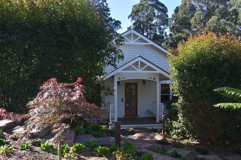 Gatehouse Cottage At Merrow Cottages - Mt Dandenong - Events Australia 1