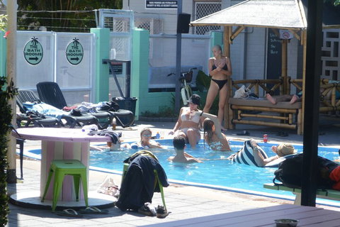 Youth Shack Backpackers - Hostel - Events Australia 1