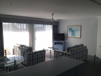 Breakers Apartments Mollymook - Tourism Bookings 6