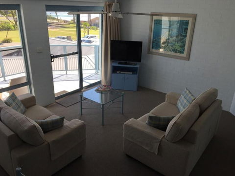 Breakers Apartments Mollymook - Tourism Bookings 2
