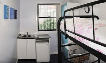 Sinclairs City Hostel - Events Australia 4
