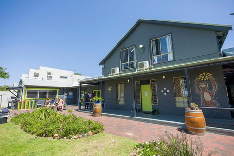 Dunsborough Beachouse YHA Hostel - Events Australia 0