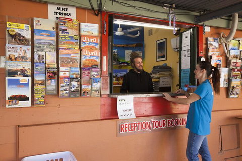 Alice Lodge Backpackers - Events Australia 4