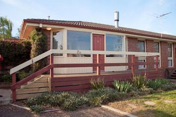 Yarra Glen Racecourse Apartments - Tourism Bookings 0