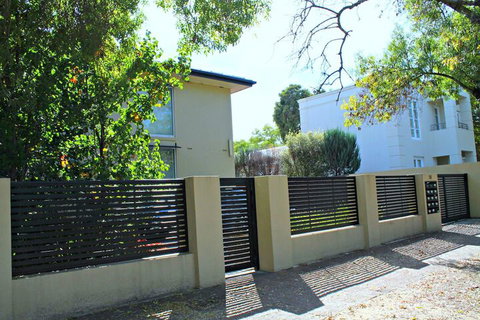 Adelaide DressCircle Apartments Childers Street - Events Australia 5